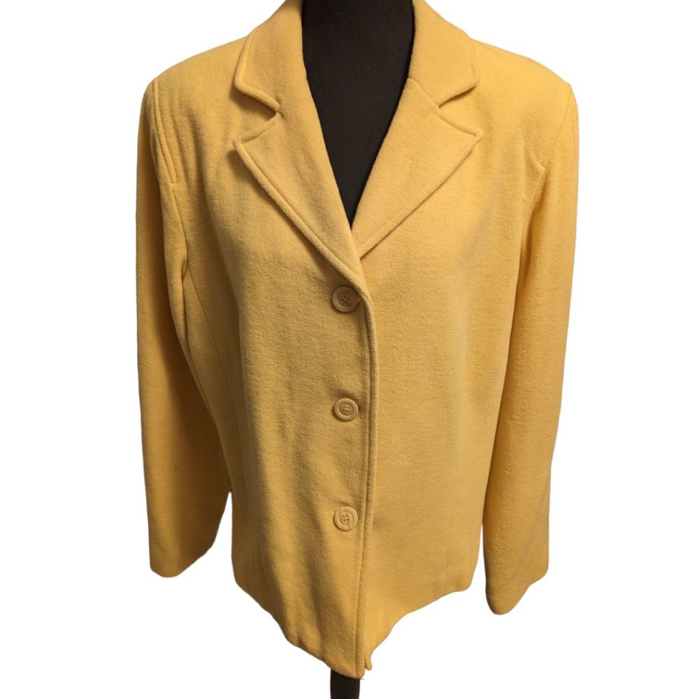 REQUIREMENTS  Yellow Suit Blazer Size: M